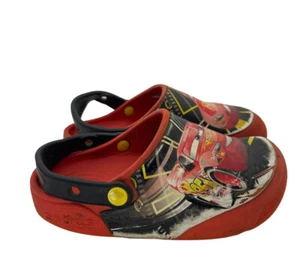 Crocs Disney Cars 3 Funlab leuchtende rote Clogs Kleinkind Größe C 3 **DEFEKT** - Bild 1 von 8