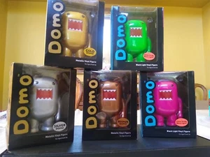 DOMO 4 "Metallic / Black Light Vinilo Figuras Set o Individual ~New~ - Imagen 1 de 22