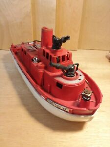 Vintage 1960s Ideal Fire Fighter Plastic Boat w/crank & wheels 15 inches 