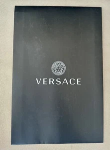 Sobre de papel Versace - Negro con logotipo - Poco uso - 27x41 cm - Imagen 1 de 2