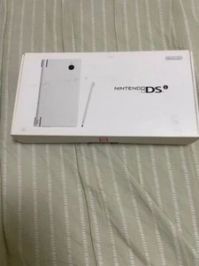 Nintendo DSi White Console & Pokemon White Limited Edition DS New Unopened - Picture 1 of 2