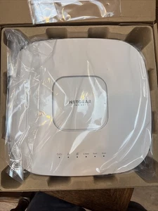 Netgear WAX630E-100EUS Tri-Band WiFi 6E Access Point - Afbeelding 1 van 5