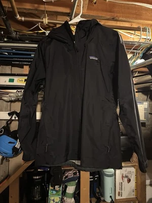 Chaqueta de lluvia para mujer Patagonia Torrentshell 3L blanca/negra talla M Foto 1 de 4