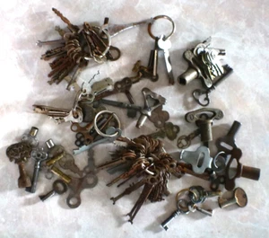 chiave a botte scheletro vintage/antica, lotto chiavi collezione - Foto 1 di 18