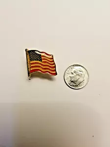 Amerikanische Flagge wehen Vintage Emaille Anstecknadel - Bild 1 von 2