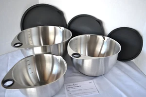 Pampered Chef STAINLESS STEEL MIXING BOWLS + SILICONE LIDS Set -3 Bowls + 3 Lids - Picture 1 of 6