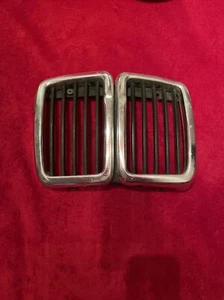 BMW E23 51131900007 - Ziergitter Mitte 7er Kühlergrill Original - Bild 1 von 12