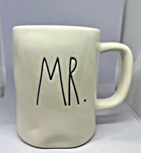 Rae Dunn~"MR."~Ivory~Coffee/Hot Tea/Hot Chocolate~Mug~New - Imagen 1 de 6