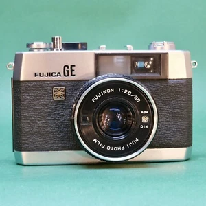 FUJICA GE Compact, Scale Focus Auto Exposure 35mm Film Camera, Working! Lomo! - Picture 1 of 7