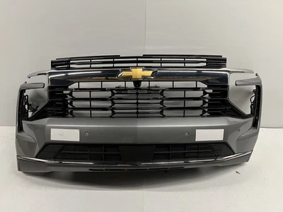 BONITO MONTAJE PARACHOQUES DELANTERO COMPLETO OEM CHEVROLET TAHOE SUBURBAN LT 2025-2026 Foto 1 de 4