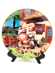 "Little Companions" Squeaky Clean M.I. Hummel Danubury Collection Plate Mint Art - Picture 1 of 6