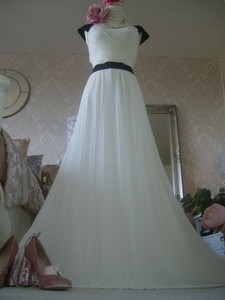 dahleen sorbet lace maxi dress