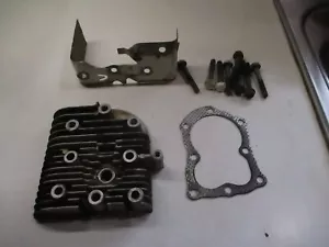 Vintage Briggs & Stratton 4HP 100902 Cylinder Head w/Bolts & Heat Shield - Picture 1 of 10