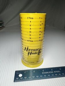 Pampered Chef Metric Wonder Cup 2 Cups Push Tube Dry Liquids Measure Made in USA