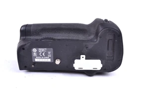 Nikon MB-D12 Battery Pack Grip for D800 ,  D810  #T-50369 - Picture 1 of 6