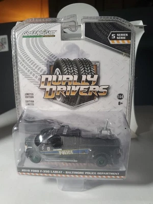 Greenlight Dually Drivers 2019 Ford F-350 Lariat Baltimore Police Dept CHASE - Image 1 of 4