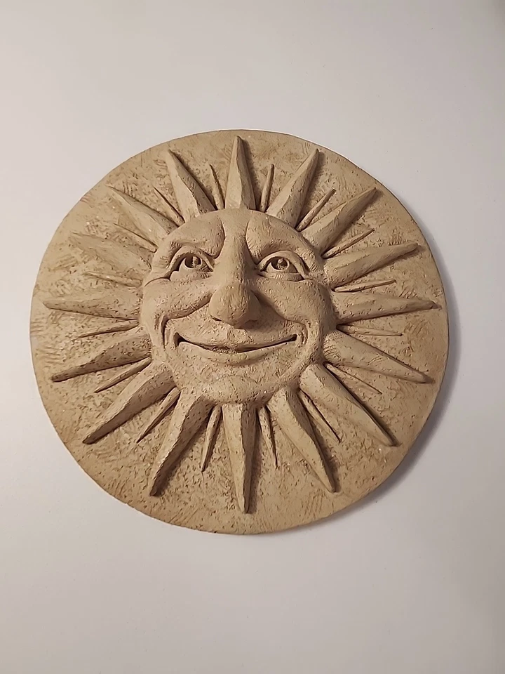 Colecionável de concreto para casa e quintal A Smiley Sun por George Carruth assinado  - Imagem 1 de 4