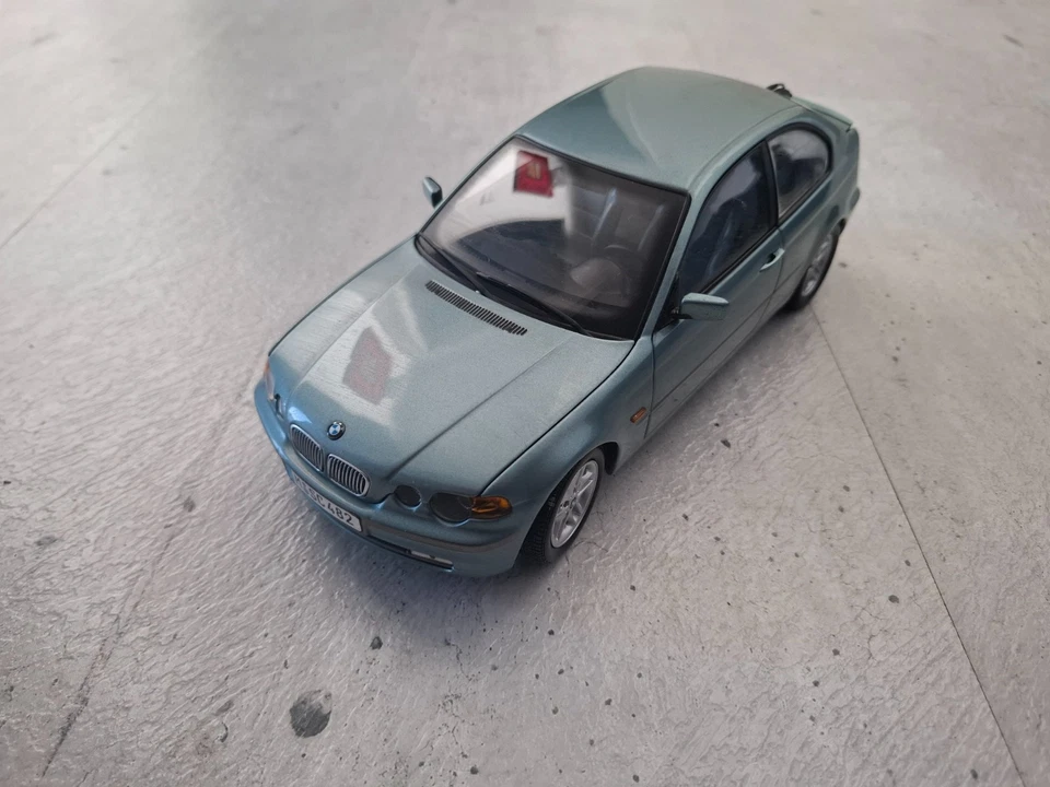 BMW 325ti Compact, E46, 2001, grünmetallic, 1:18, Kyosho - Bild 1 von 4