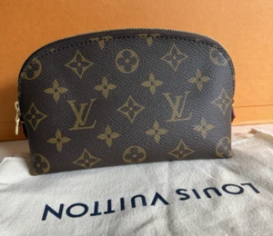 Bolsa de cosméticos Louis Vuitton con monograma - Imagen 1 de 15