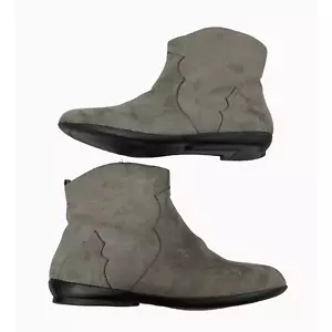 Comfortview Ankle Boots Womens 9W Gray Suede Booties Comfy Flat - Picture 1 of 12