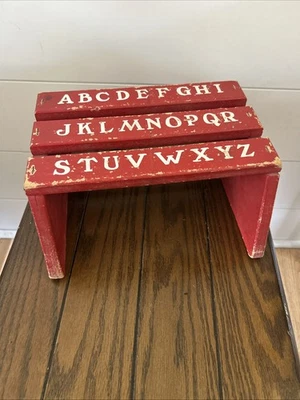 Banqueta de madeira vermelha letras ALFABETO infantis fazenda decoração infantil vintage - Imagem 1 de 4