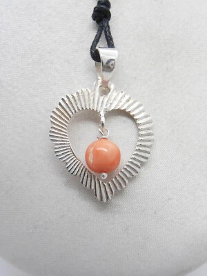 Ciondolo con Cuore in Argento 925 e Corallo Rosa Naturale - Pendente Girocollo - Immagine 1 di 4