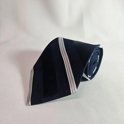 Corbata Tommy Hilfiger 100% Seda Hecha en EE. UU. Azul Blanco Rayas 3.75" x 58" Foto 1 de 4