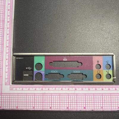 Protector de E/S ATX para placa base desconocida placa posterior de E/S Foto 1 de 2