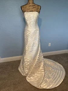 NWT $950 Oleg Cassini Ivory Strapless Satin Slm Aln Wedding Dress Size 6 CV259 - Picture 1 of 14