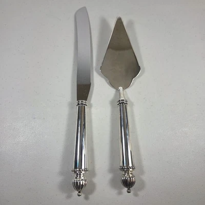 Juego de cuchillos y servidor de pasteles Godinger Bombay Company asas estriadas plateadas Foto 1 de 4