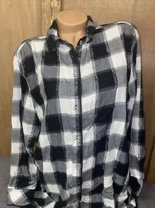 Victoria’s Secret Black-White Plaid Metallic Flannel Sleep Shirt Size LG NWOT - Picture 1 of 16