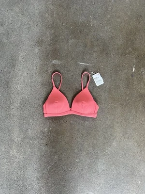 Top de Natación Lululemon Waterside Copa C Crema Frambuesa Talla 2 Tazas Incorporadas Nuevo con Etiquetas Foto 1 de 4