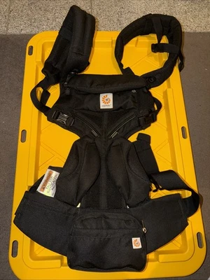 Porta-bebês Ergobaby All Positions 360 Cool Air ônix preto B64 - Imagem 1 de 4