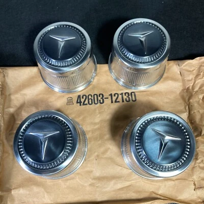 Toyota Corolla KE70 KE75 Celica TA60 Ornament Wheel Hub 42603-12130 - Image 1 of 4