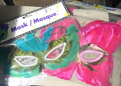 Dos máscaras de papel de mascarada máscaras de plumas verdes y rosas calientes nuevas selladas Foto 1 de 4