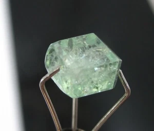 2.46 ct green Tsavorite garnet crystal - Merelani Hills, Tanzania - Picture 1 of 12