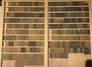 Holzlettern Schreibschrift alte Drucklettern Frankreich Lettern Holzbuchstaben - Bild 1 von 7