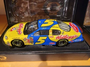 2005 Kyle Busch #5 AUTOGRAPHED Kelloggs "Rookie" 1/24 ELITE Monte Carlo - Picture 1 of 5