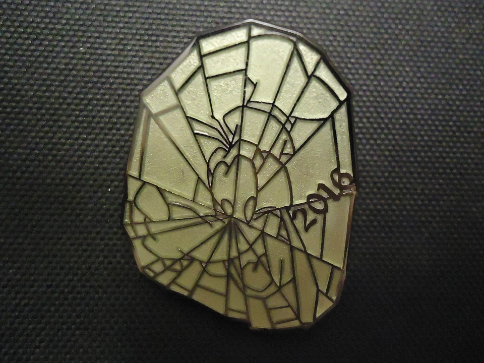 ЗНАЧОК DISNEY WDW MICKEY'S HALLOWEEN PARTY 2016 SPIDER WEBMYSTERY GOOFY - Изображение 1 из 1