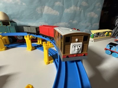 Thomas & Friends TrackMaster Motorizado TALKING TOBY “2012” Vendedor de EE. UU. Foto 1 de 4