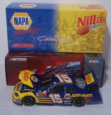 Michael Waltrip #15 NAPA Nilla Wafers 2003 1:24 Nascar Diecast Model - Image 1 of 4