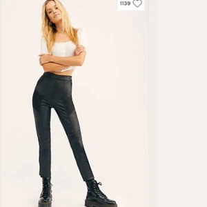 Free People NWT Kaelin Moto Vegan Leather Black Skinny Pants Jeans Size 8 New - Picture 1 of 4
