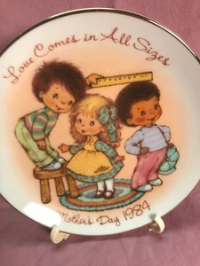 Avon Special Memories Plate Mothers Day 1984 BRAND NEW IN BOX ~ 22K Gold Trim - Picture 1 of 11