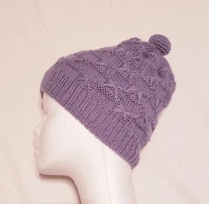 Sombrero de invierno para mujer tejido a mano. Gris púrpura talla única - Imagen 1 de 5