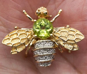 14K Gold Bumble Bee Pin with Large Peridot and Multiple Diamonds on the body - Picture 1 of 11