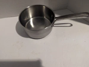 Calphalon dreilagiger Edelstahl 2 qt Soßenpfanne 8702 1/2 EUC ohne Deckel - Bild 1 von 9