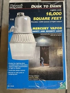 NOS Regent Dusk to Dawn Mercury Vapor Safety Security Light NH-1204M 16,000sqft - Picture 1 of 3