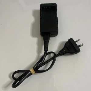 Genuine Fujifilm BC-40 Camera Battery Charger for NP-40 NP-40N NP-40ND battery - Picture 1 of 6