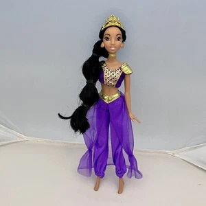 2006 Disney Princesa Aladdin Jazmín Muñeca Traje Púrpura Con Corona Faltan Zapatos - Imagen 1 de 18