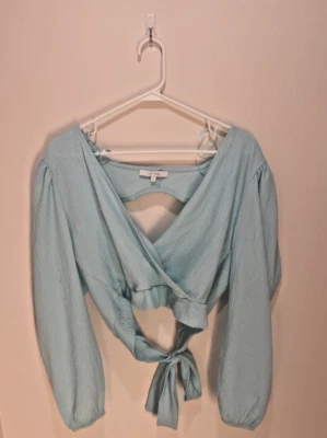 Francesca's Women's Glo Fashion London Open Back Light Blue Top Size Large - Image 1 of 4